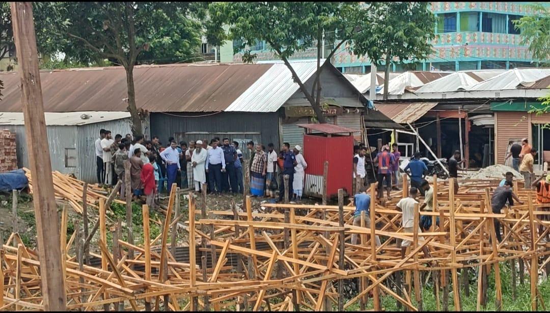 নবীনগরের বাঙ্গরা বাজারে উচ্ছেদ অভিযান: একপক্ষের স্থাপনা ভাঙার অভিযোগ, নেপথ্যে ইন্ধনের গুঞ্জন