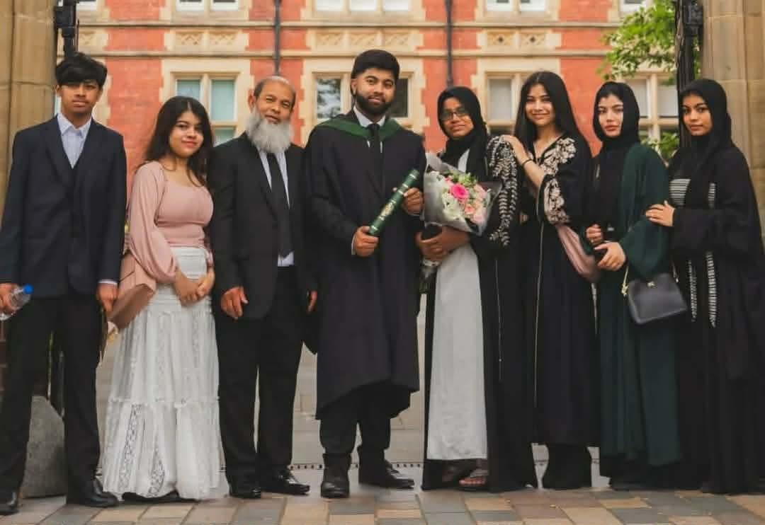 ব্রিটেনে বিশ্বনাথের ইছমাইল উদ্দিনের ব্যাচেলর ডিগ্রী অর্জন।